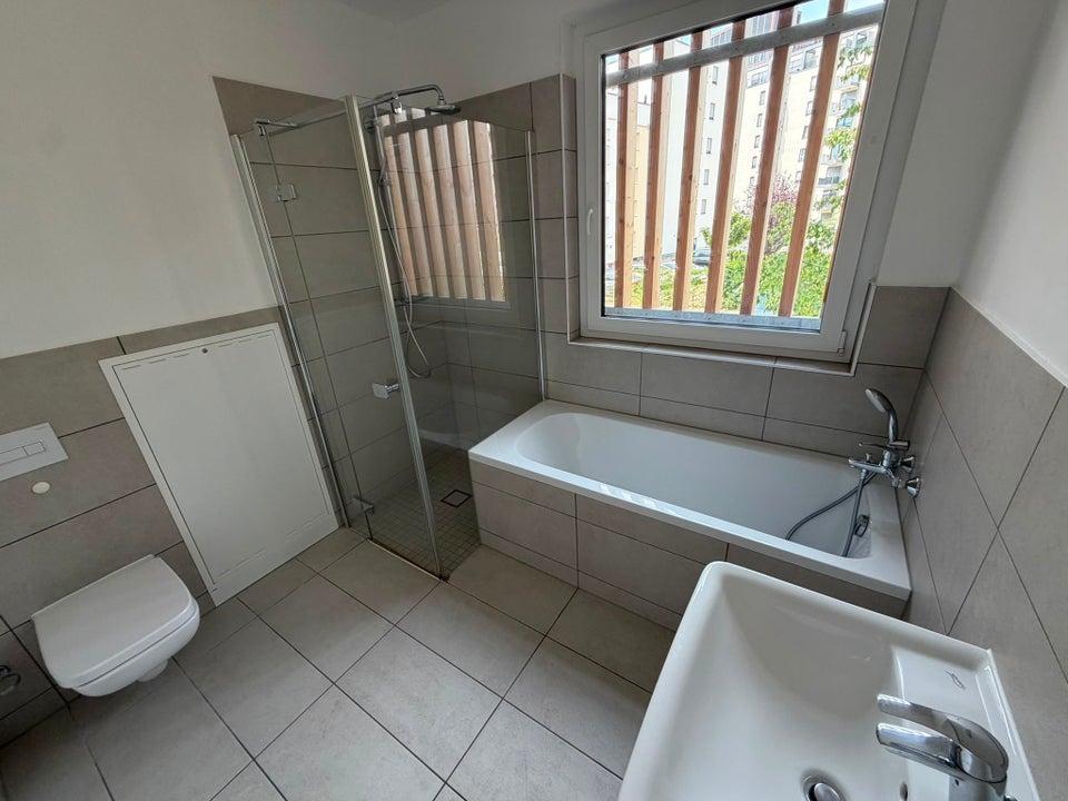 2 Zimmer-Wohnung in Toplage mit EBK und FBH - Foto 2