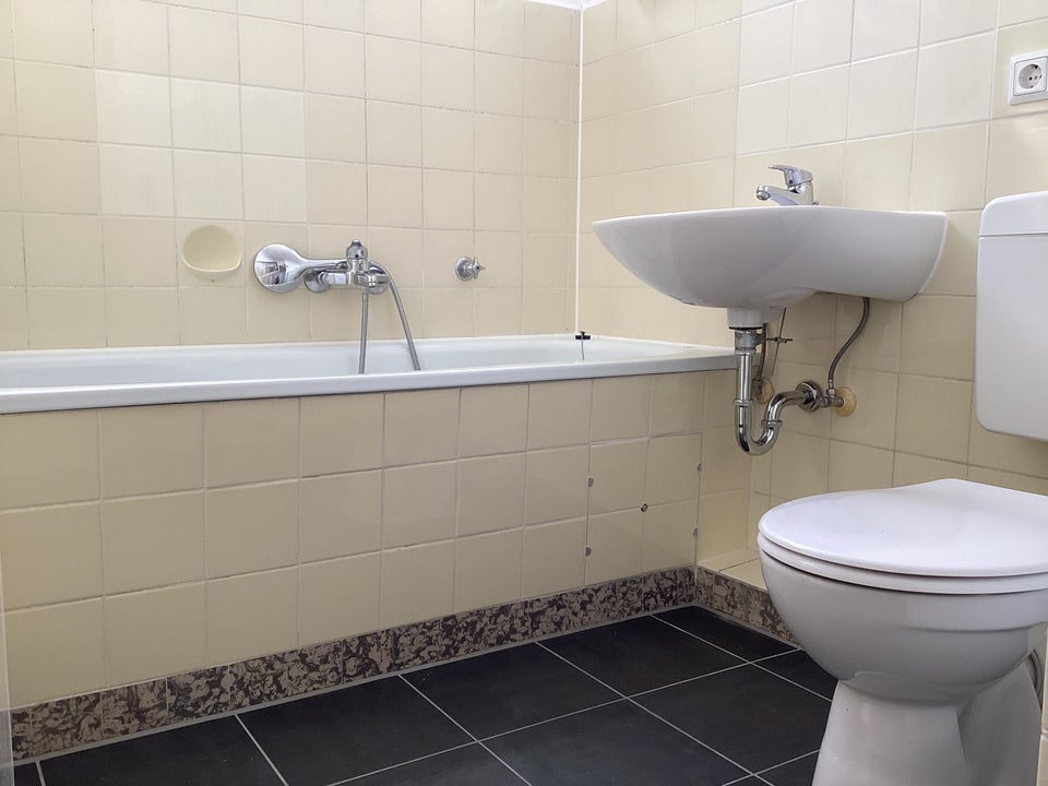 Geräumige 2,5-Raumwohnung mit tollem Blick ins Grüne - Foto 4