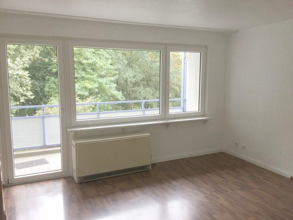 Klasse 2-Zimmer-Wohnung mit Balkon - Foto 1