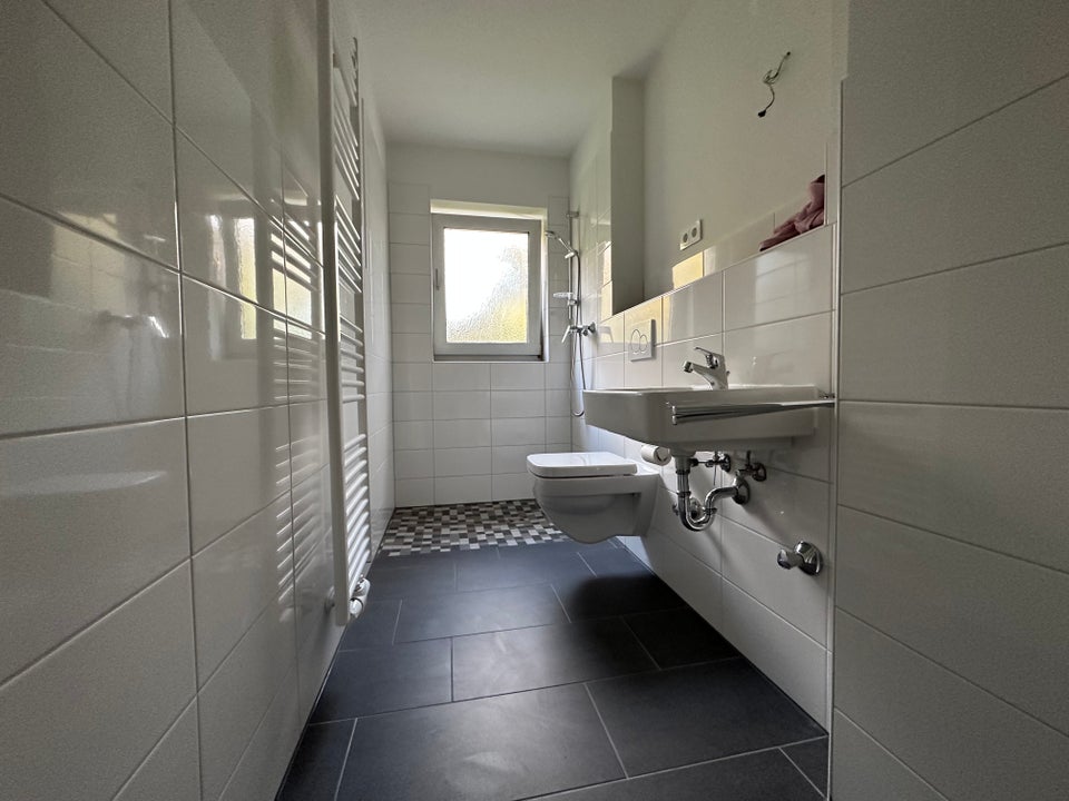 3-Zimmer Erdgeschosswohnung mit Dusche - Foto 3