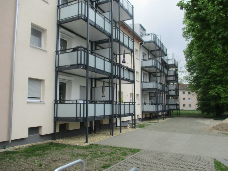Renovierte 2 - Zimmer Wohnung mit Balkon in ruhiger Lage! - Foto 3