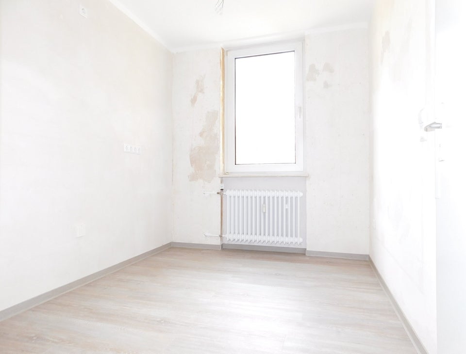 Frisch renovierte 3-Zi.-Whg. mit neuem Bad und neuem Boden - Foto 2