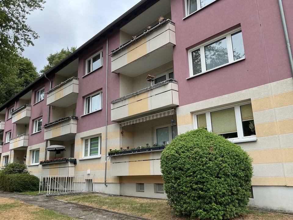 Da kommt man gern Heim. Flotte, bezugsfertige 3-Zimmer-Wohnung mit Balkon! - Foto 3