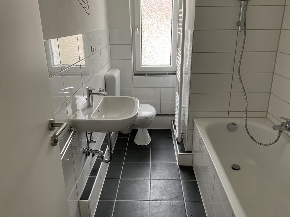 2-Zimmer Wohnung mit großzügiger Küche in gepflegter Grünanlage - Photo 3