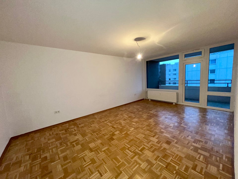 Modernisierte 2-Zimmerwohnung mit Balkon ab sofort - Photo 1