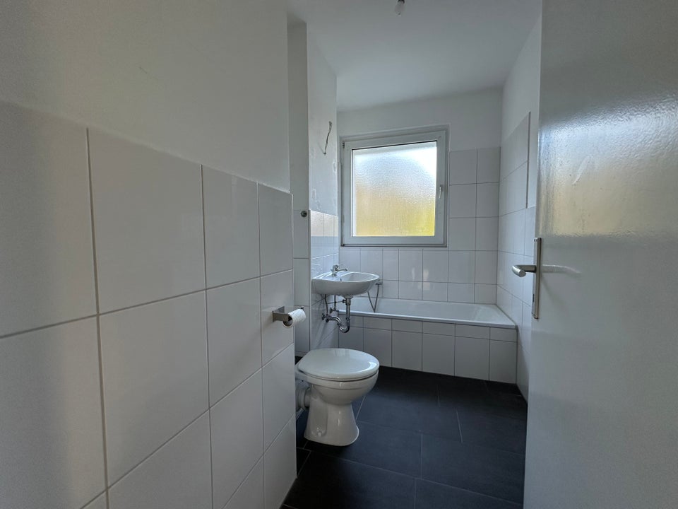 Preisgünstige, zentrale 3,5-Zimmer-Wohnung - Foto 5