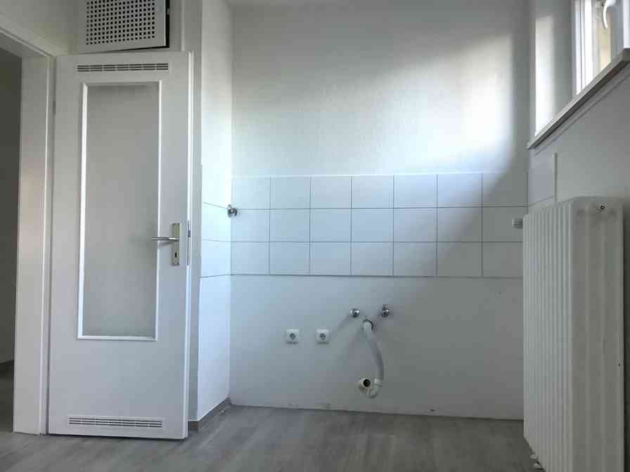 Renovierte 3-Zimmer-Wohnung im Erdgeschoss mit Balkon in Uninähe! - Foto 1