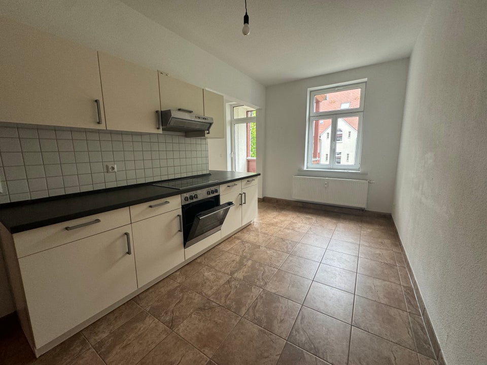Altbauwohnung mit Charme - moderne Einbauküche inklusive - Foto 2