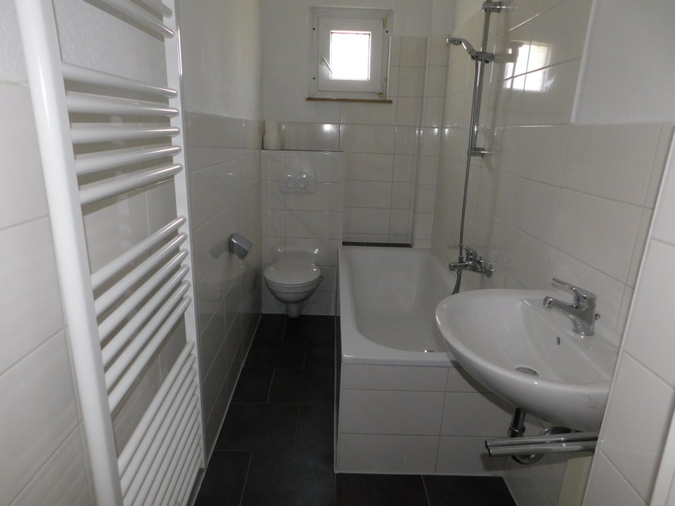 Frisch renovierte 3-Zi.-Whg. in ruhiger und grüner Lage - Photo 3