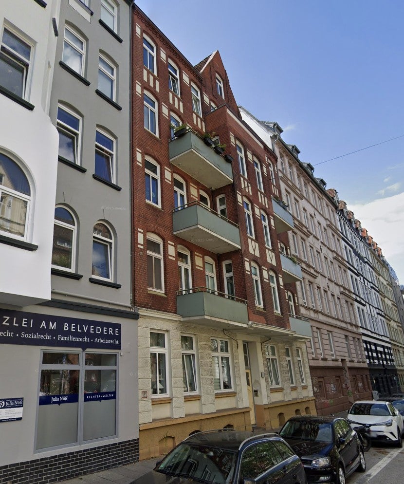 Schöne 3 Zimmer Altbauwohnung mit Loggia und Balkon - Foto 4