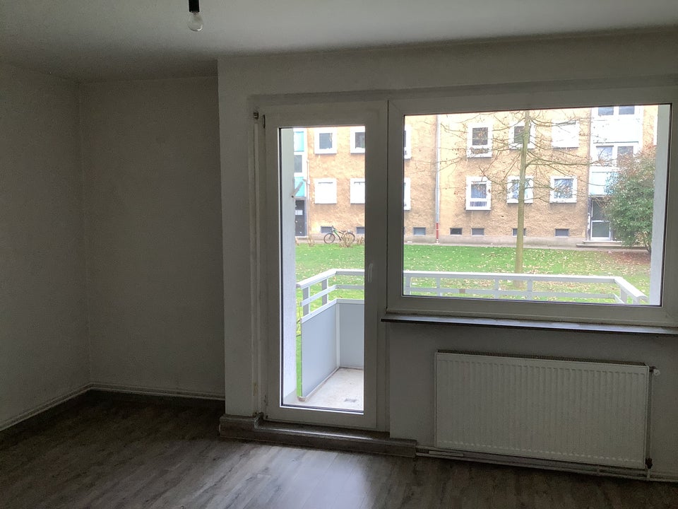 Ach für Senioren!!! Schöne 3-Zimmer-EG-Wohunung mit Dusche und Balkon - Foto 2