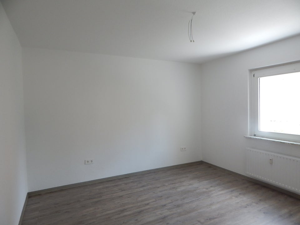 Sofort verfügbar - 2 Zimmer Wohnung mit kl. Terasse - Photo 2