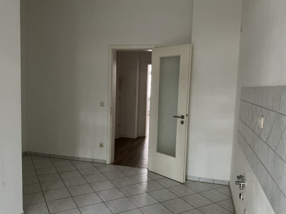 3-Zimmer-Altbau-Wohnung mit Balkon in der Äußeren Neustadt - Foto 4