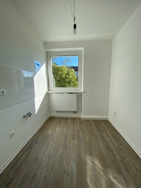 Schöne 2-RWE mit Balkon in zentrumsnaher Lage! - Photo 2