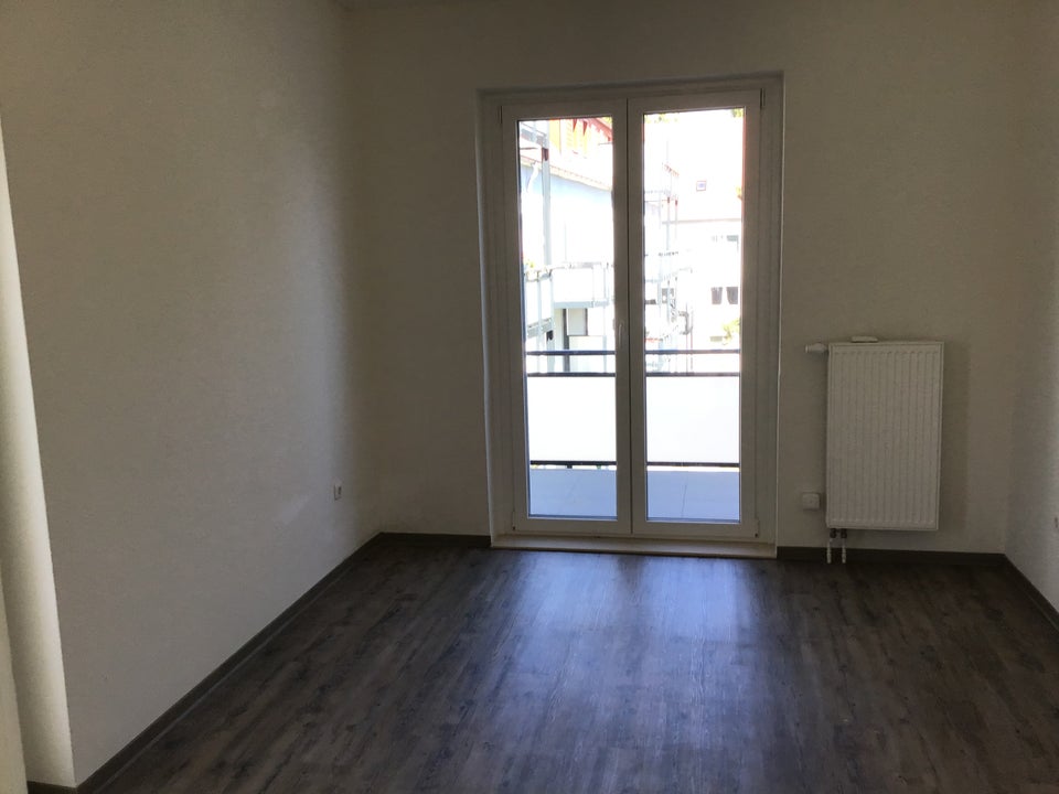 Modernisierte 2-Zimmer-Wohnung mit Balkon - Foto 3