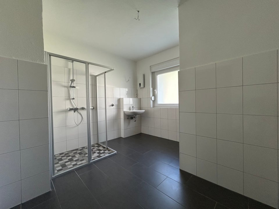 2-Zimmer-Wohnung mit großzügiger Raumaufteilung in ruhiger Lage - Photo 3