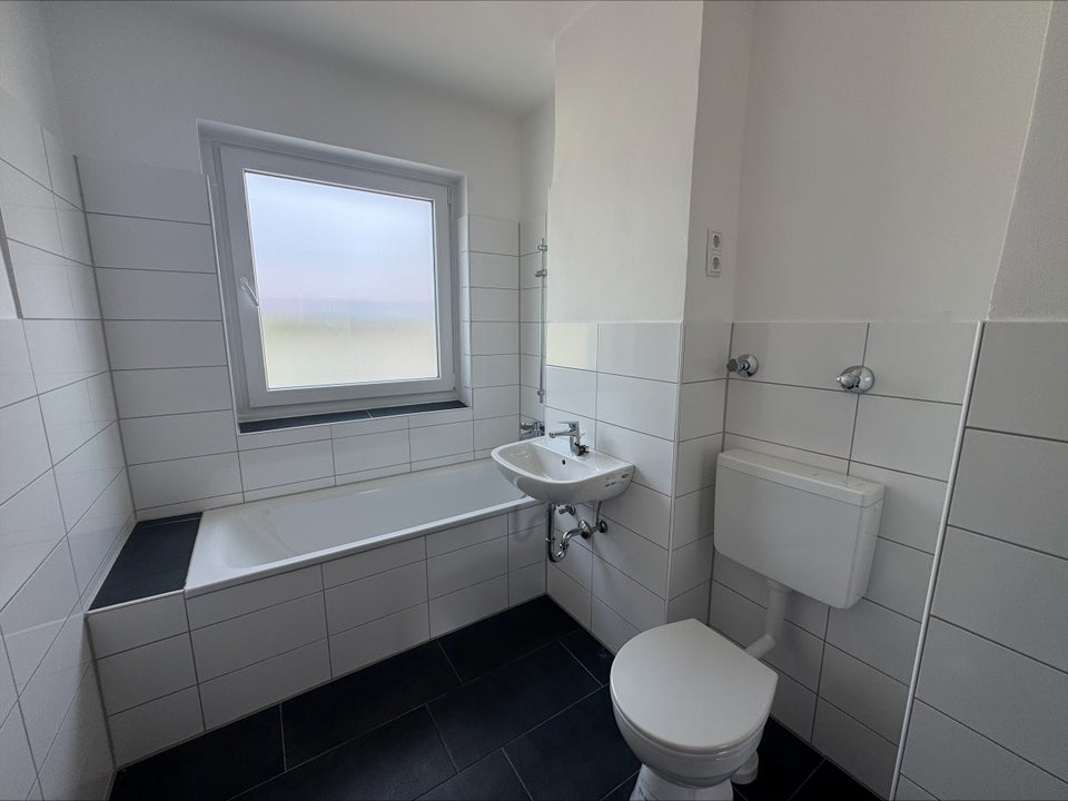Smarter wohnen – modernisierte 2-Zimmer-Wohnung mit Balkon - Foto 4