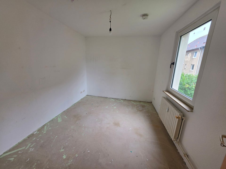 Sanierte Wohnung in Düsseldorf-Reisholz zum 01.03.2027 - Photo 1