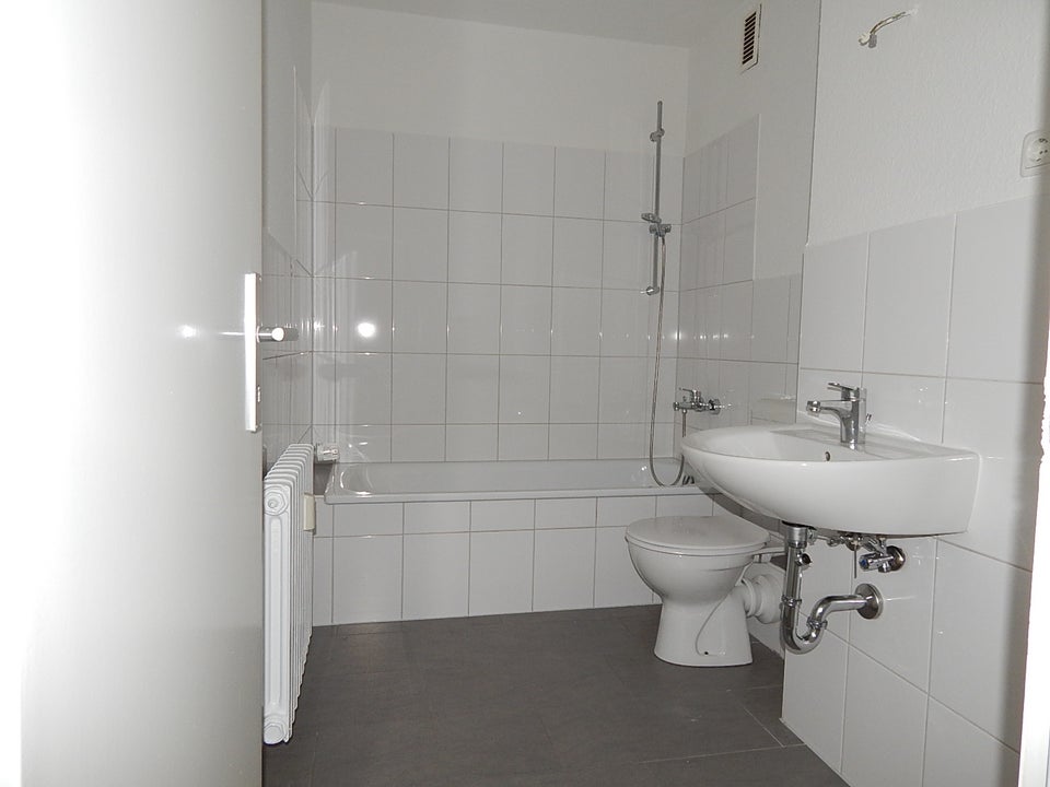 Bezugsfertige Wohnung mit Balkon - Foto 2