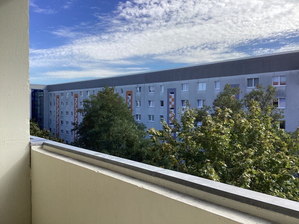 Helle 2-Zimmer-Wohnung mit Balkon zum Wohlfühlen - Photo 1