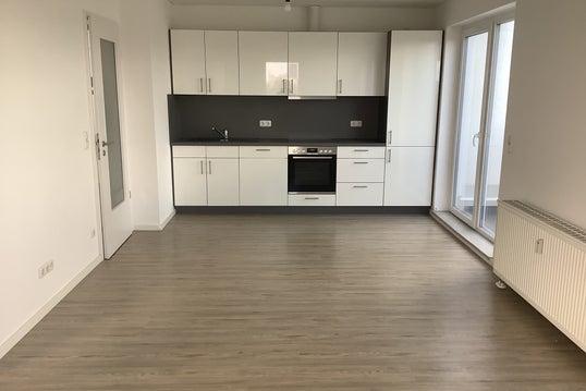تصویر Moderne Dachgeschosswohnung mit Einbauküche und zwei Dachterrassen in Berlin-Mariendorf