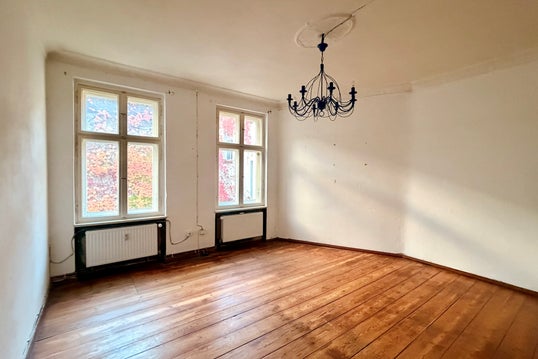 تصویر Günstige 1 Zimmerwohnung mit Ofenheizung im Sprengelkiez