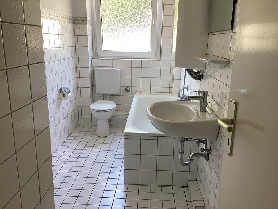 Auf gute Nachbarschaft: renovierte 3-Zimmer-Wohnung! - Foto 4
