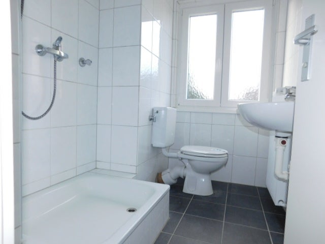 ***Schöne 2-Zimmerwohnung im EG mit Laminat in ruhiger Lage und Rheinnähe*** - Photo 4