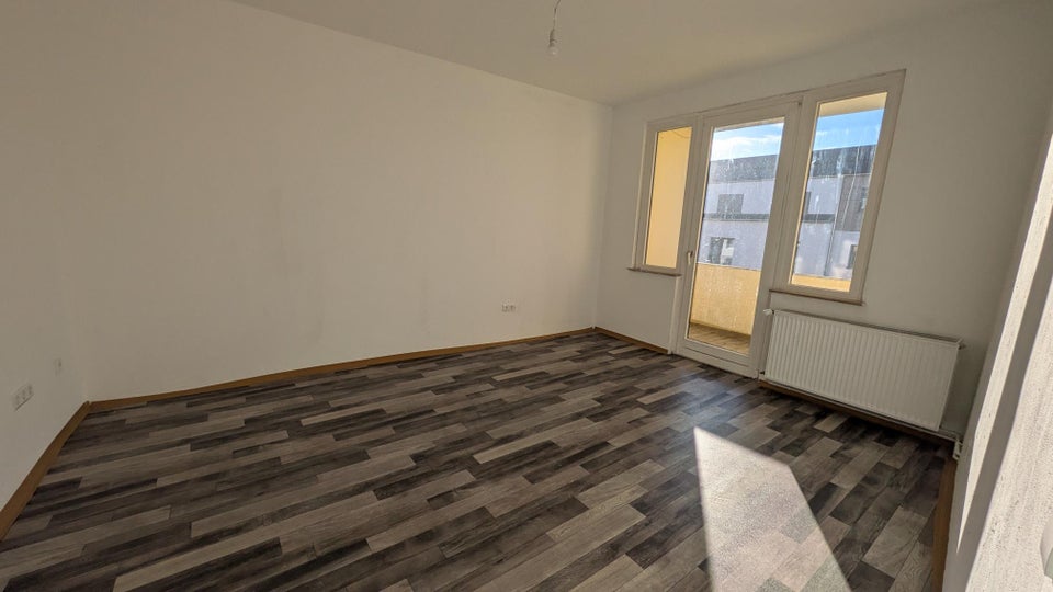 Geräumige 3-Zimmer-Wohnung mit Balkon - Foto 2