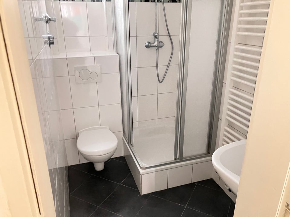 Schöne 2-Zimmer-Wohnung mit Tageslichtbad und Balkon im Limes-Quartier zu vermieten - Photo 2