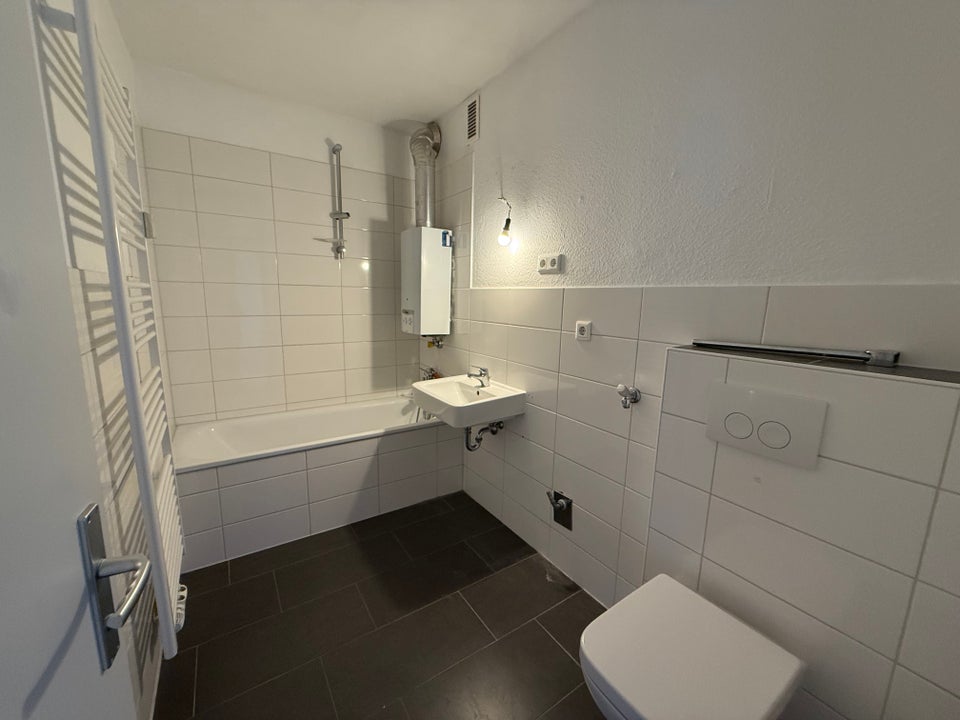 Hier findet jeder seinen Platz: günstige 2,5-Zimmer-Wohnung - Foto 2