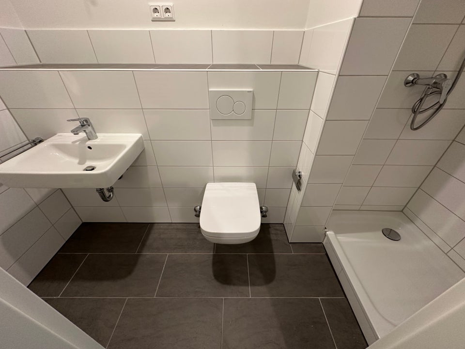 Praktische 2,5-Zimmer-Wohnung in der zentralen Lage! - Photo 1