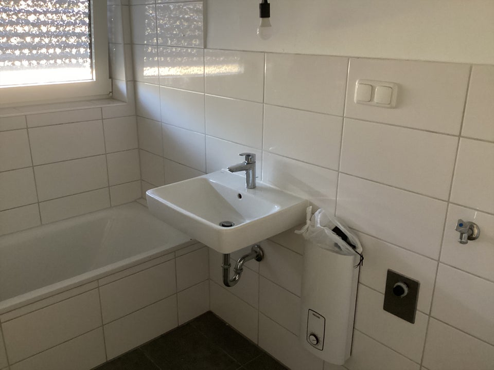 Wohlfühlen leicht gemacht: 3 Zimmer mit Balkon im Erdgeschoss - Foto 2