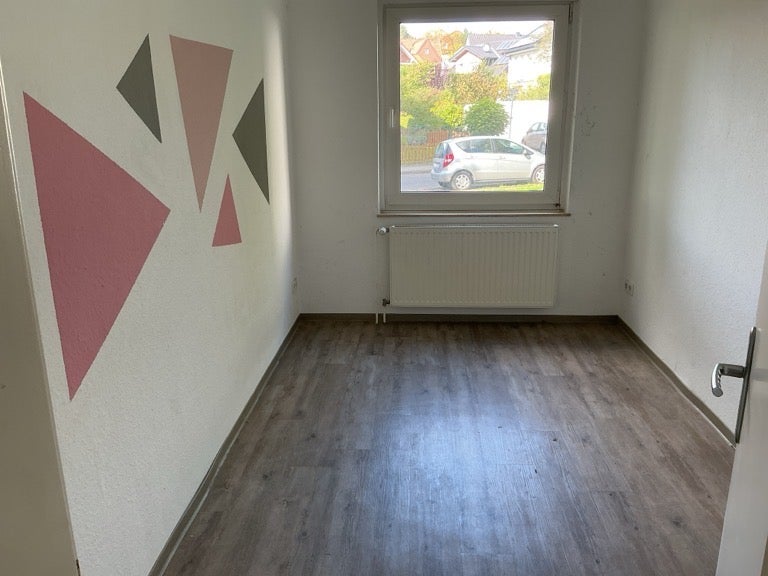 Im Erdgeschoss: 3-Zi.-Wohnung mit Balkon! - Foto 4