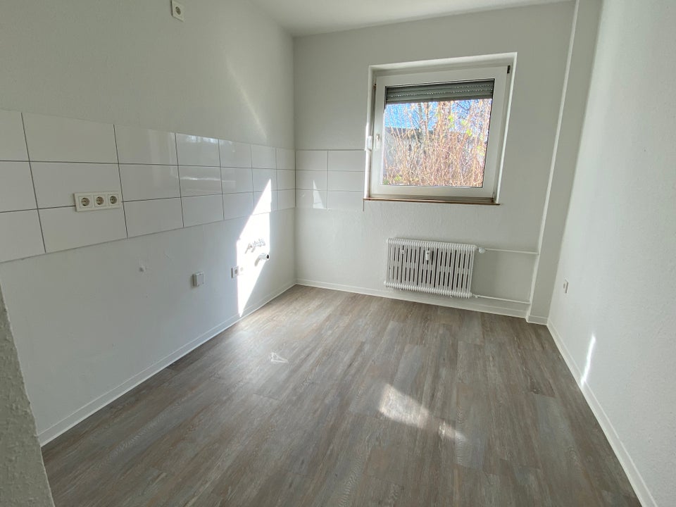 Renovierte und gut geschnittene 2-Zimmer-Wohnung - Photo 2