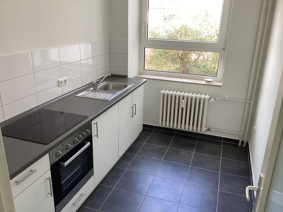 Der Sommer kann kommen! Praktische 2-Zimmer-Wohnung mit Südbalkon! - Photo 2