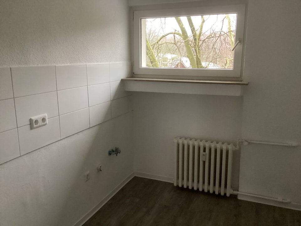 Neue Wohnung, neues Glück! Großzügige 4-Zi.-Wohnung - Photo 1