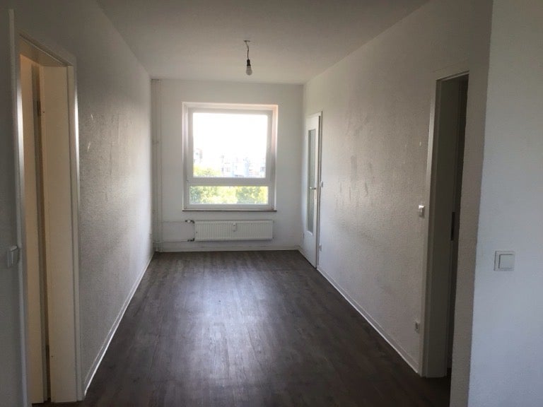 Großzügig geschnittene 3-Zimmer-Wohnung mit toller Aussicht - Photo 3