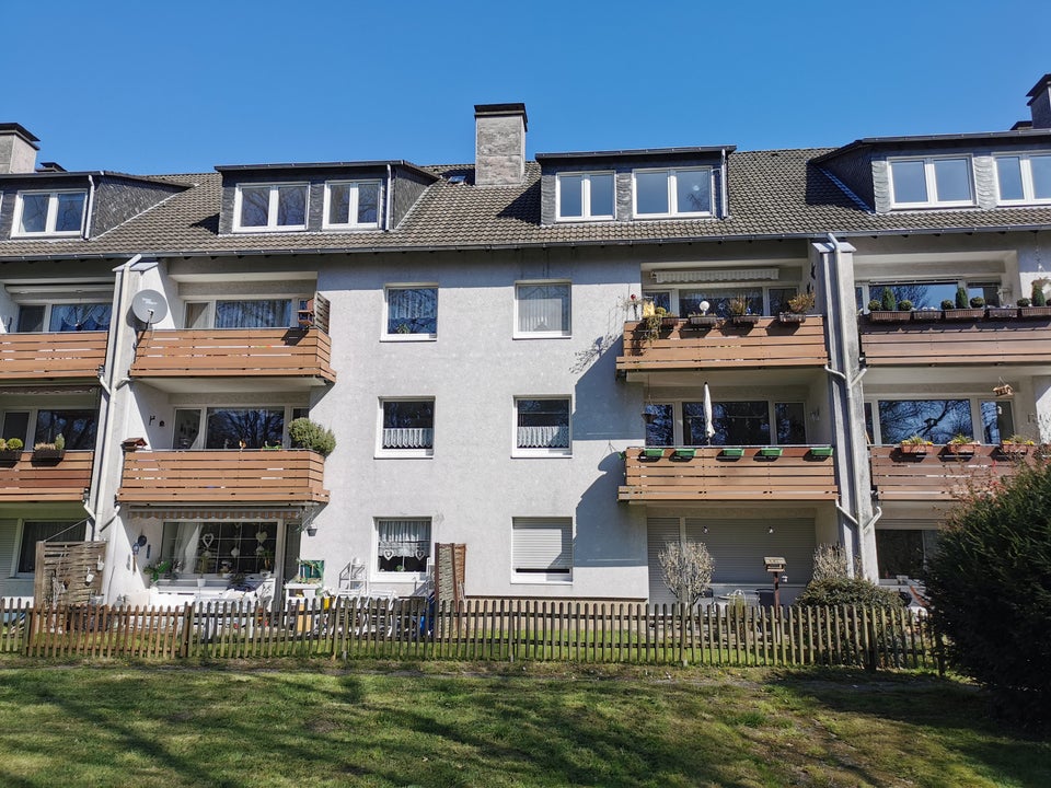 Frisch renovierte 1-Zi.-Whg. im Souterrain mit neuem Boden und Terrasse - Foto 2