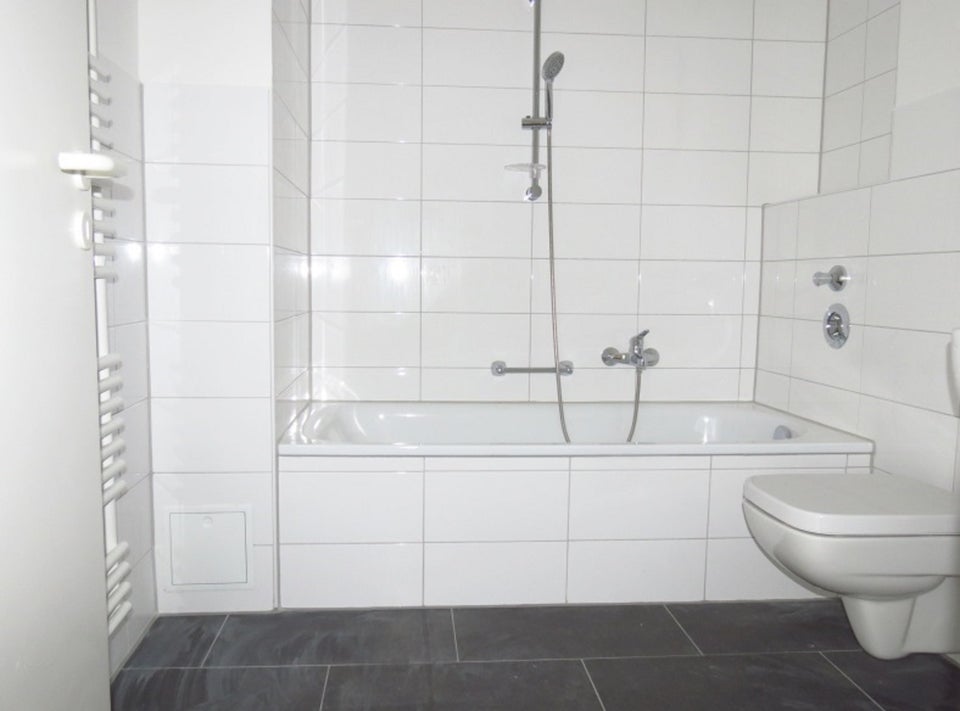 Frisch renovierte 3-Zi.-Whg. mit neuem Bad und Balkon - Photo 2