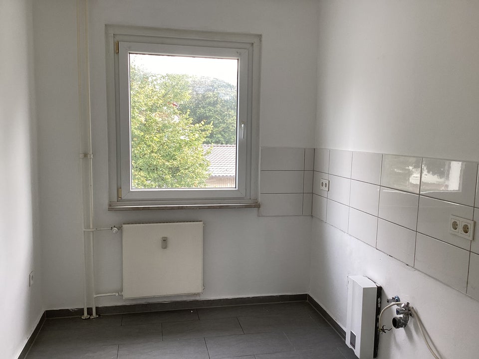 BARSINGHAUSEN NAHE DEISTER: Renovierte 3-Zimmer-Wohnung mit ca. 58 m² Wohnfläche – sofort bezugsfrei - Photo 1