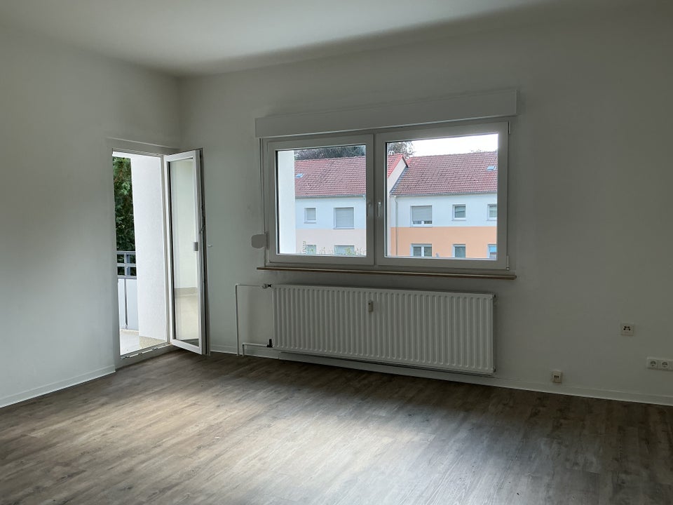 Frisch modernisiert: gut geschnittene 3-Zimmer Wohnung in ruhiger Lage! - Foto 1