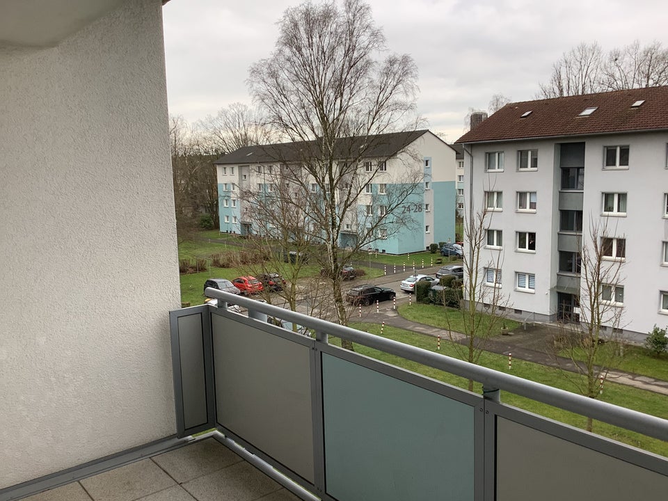 Schicksal - preiswerte 3,5-Zi.-Wohnung - Photo 1