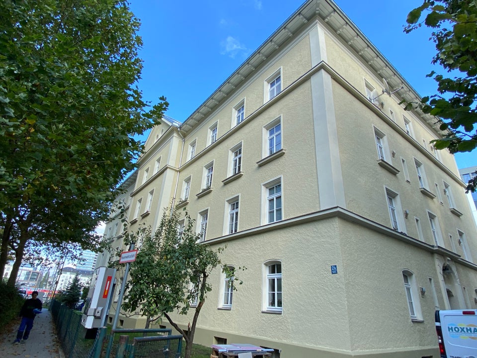 Dachgeschoss-Wohntraum mit EInbauküche! - Photo 2
