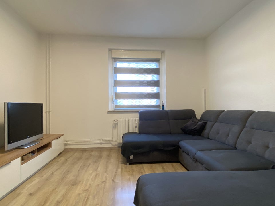 Zum 01.11: 2-Zimmer plus Wohnküche, Möbelübernahme möglich - Photo 1