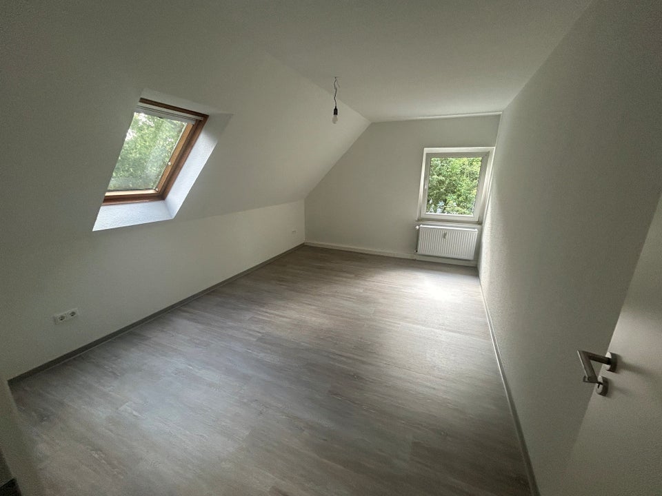 2-Zimmer-Wohnung komplett saniert mit modernem Badezimmer - Foto 3