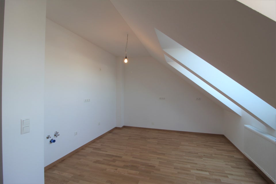 Helle moderne 3-Zi.-DG-Wohnung mit Dachloggia - Foto 4