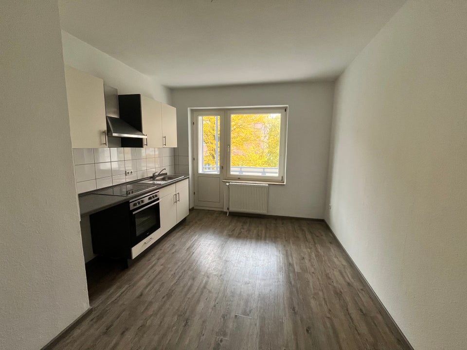 Attraktive, bezugsfreie 3-Zimmer-Wohnung mit moderner Einbauküche in erstklassiger Lage - Photo 4