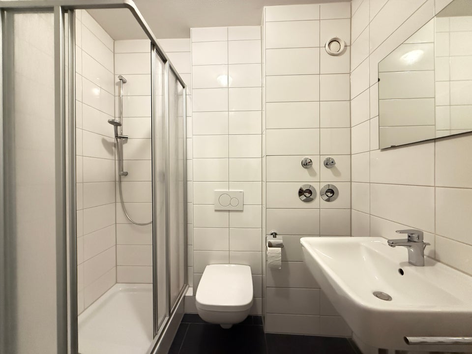 Das Glück hat ein Zuhause: günstiges 1-Zimmer-Appartment mit Einbauküche - Photo 3