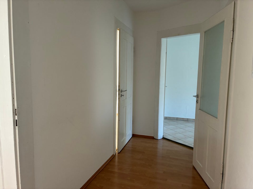 Helle 2-Raum-Wohnung mit Balkon und Tageslichtbad - Foto 4